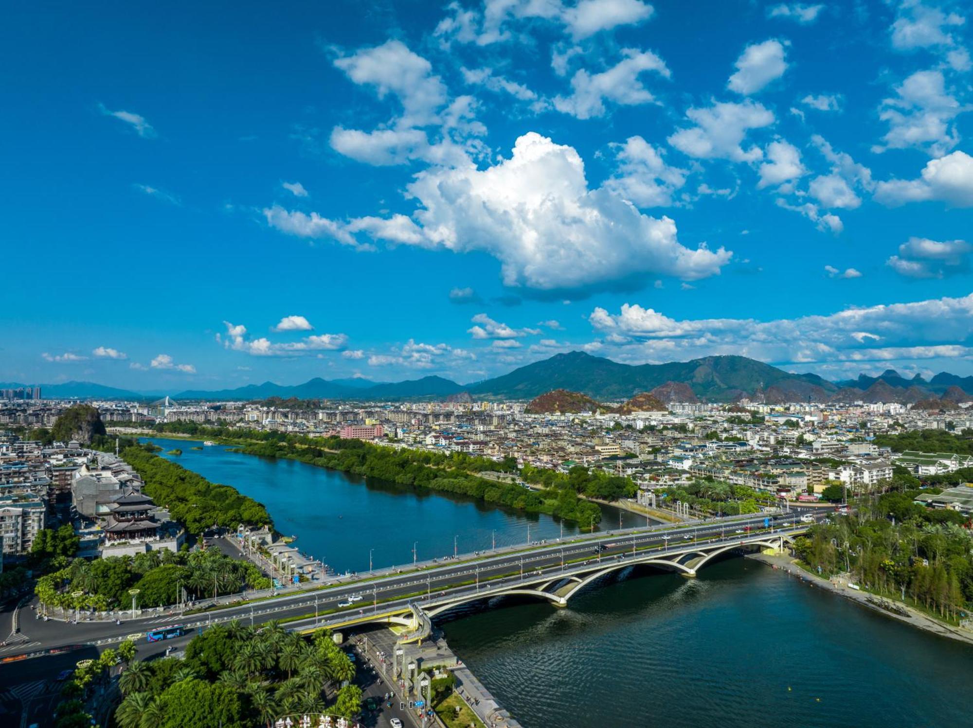 Riverside Wing Hotel Guilin Bagian luar foto